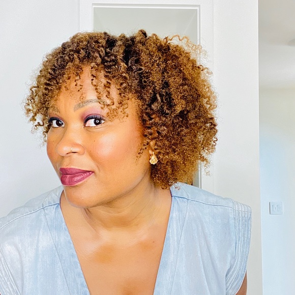 Meet your Posher, Valerie - Picture 1 of 1